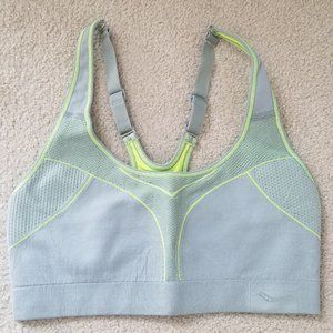 Nike Dri Fit Sport Bra and Shorts. Grey and Yellow. Size M